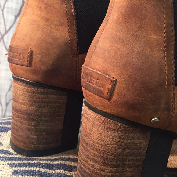 Sorel leather heel boots with stretch top - Picture 7 of 8